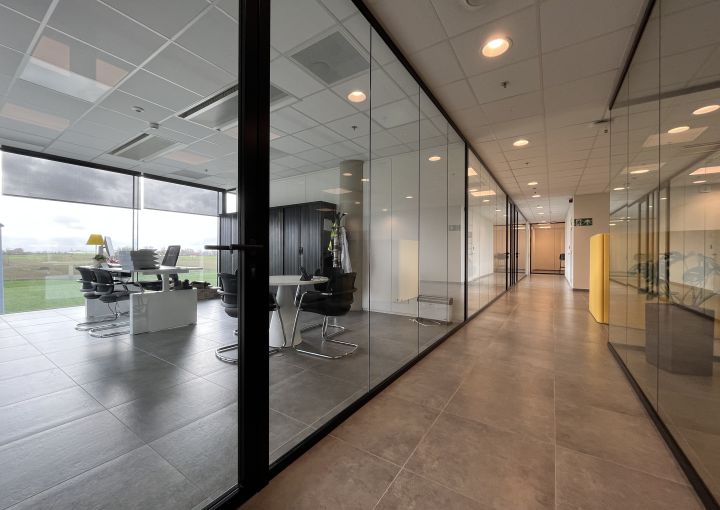 JB 4000 SINGLE GLAZED PARTITION